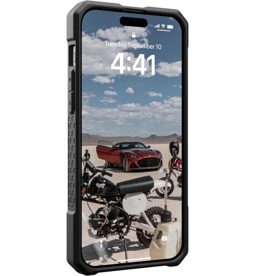 Pouzdro Urban Armor Gear pro iPhone 15 Plus, Monarch Pro Kevlar MagSafe, černé