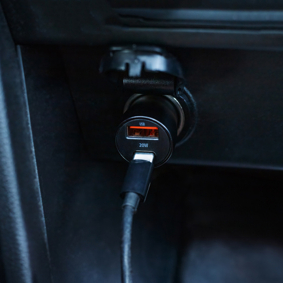 Maxlife PD/QC 20W automobilová nabíječka s kabelem USB-C – USB-C 60W pro smartphony, tablety, navigace a další zařízení s USB/USB-C