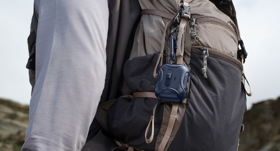 Pouzdro na sluchátka s MagSafe ESR Cyber FlickLock pro Apple AirPods Pro 3