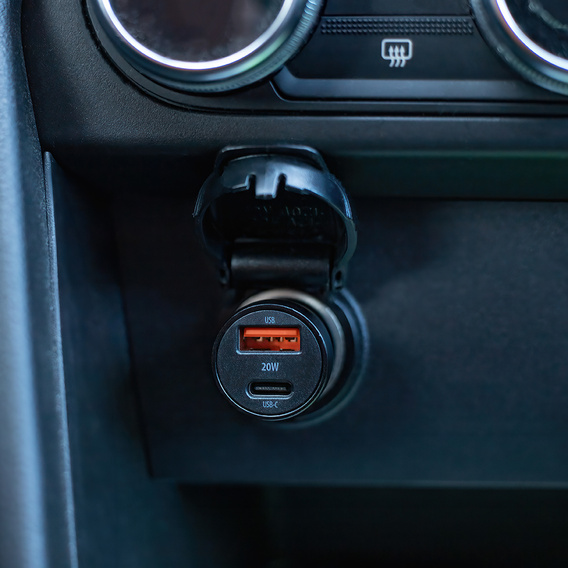 Maxlife PD/QC 20W automobilová nabíječka s kabelem USB-C – USB-C 60W pro smartphony, tablety, navigace a další zařízení s USB/USB-C