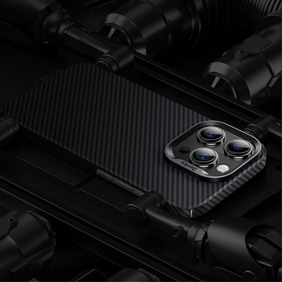 Pouzdro BENKS Kevlar pro iPhone 15 Plus, Carbon Fiber, černé