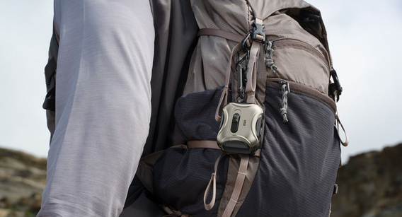 Pouzdro na sluchátka s MagSafe ESR Cyber FlickLock pro Apple AirPods Pro 3